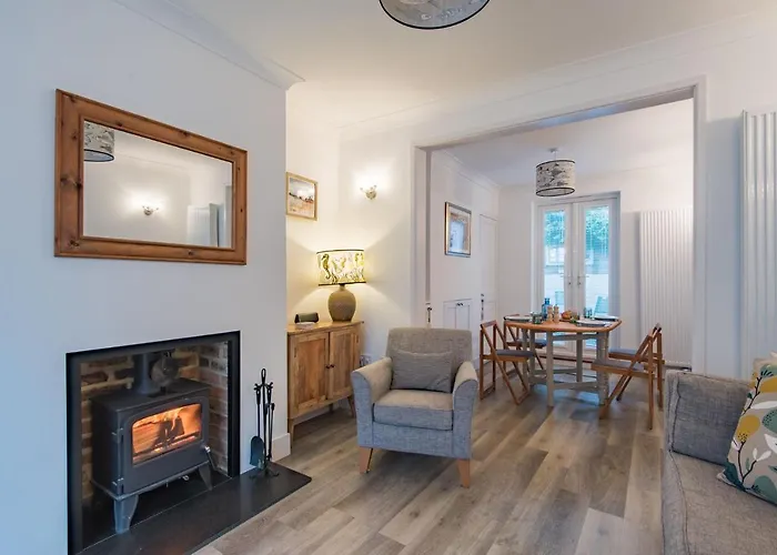 Samphire Cottage By Bloom Stays