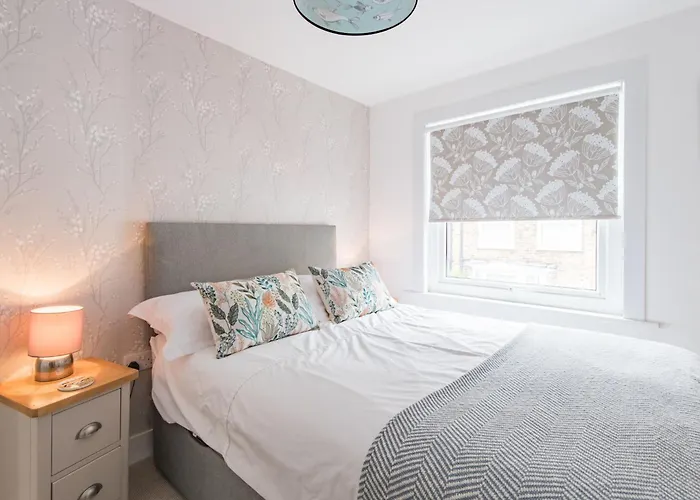 Samphire Cottage By Bloom Stays