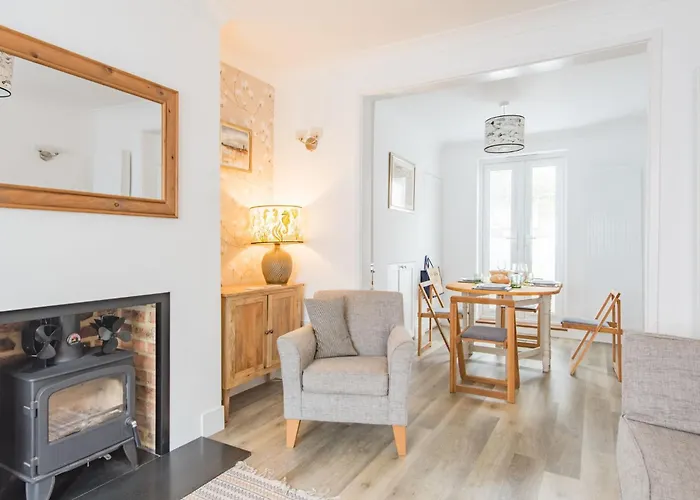 Samphire Cottage By Bloom Stays